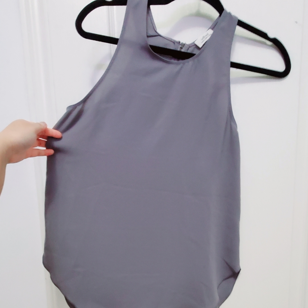 Aritzia Wilfred sleeveless blouse